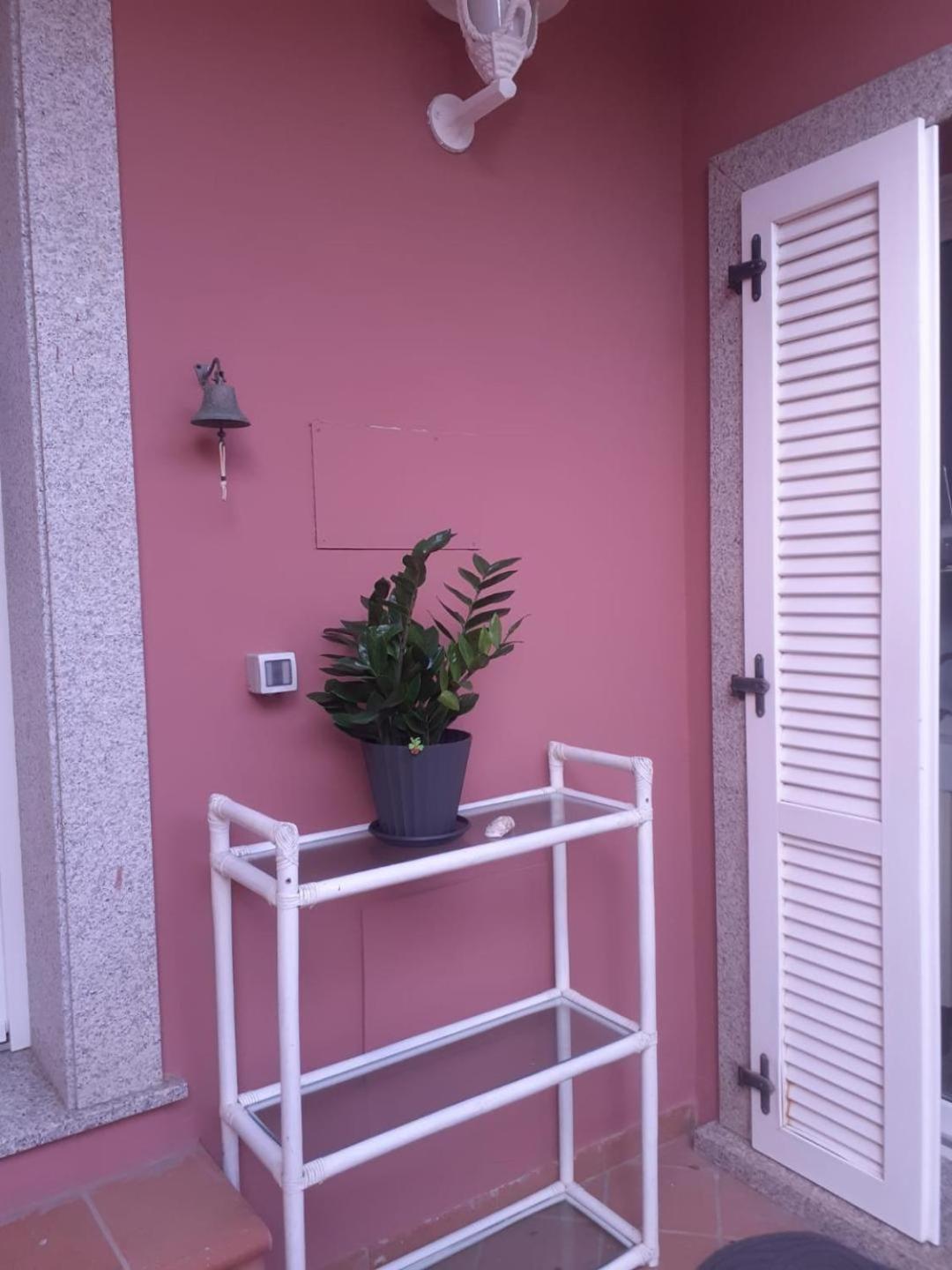 B&B Domus Oriens - Monolocale Indipendente In Villa Portoscuso Exterior foto